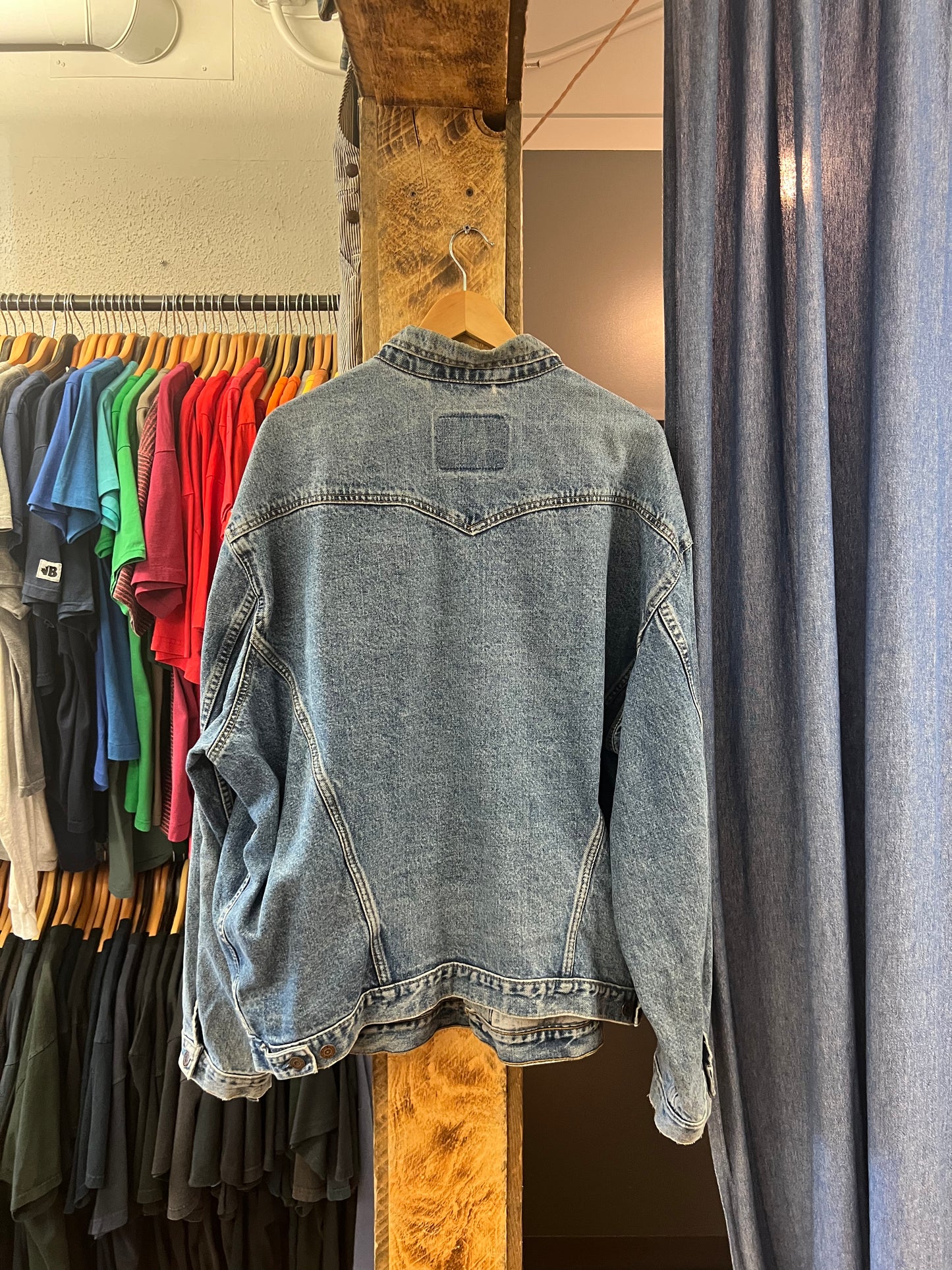 Vintage Levi light wash blue denim jacket - XXL