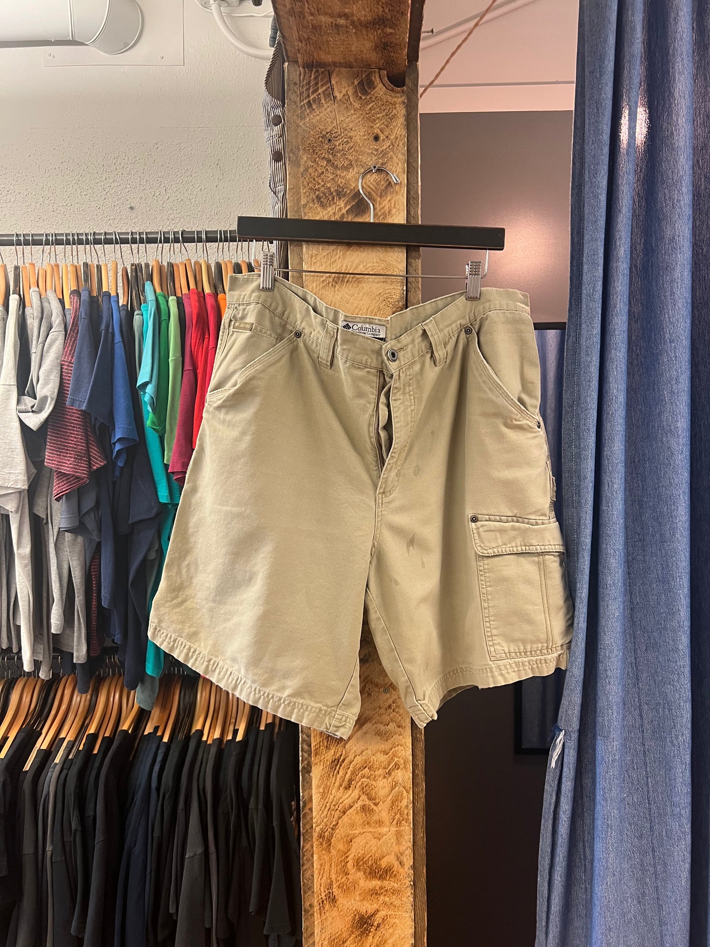 Vintage Columbia Tan Cargo Shorts - 38